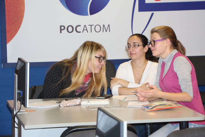 Фото к Нано — наука, технология или бизнес?: российский ученый прочитал публичную лекцию в ИЦАЭ Томска