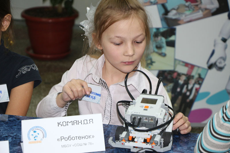 Фото к Информационный центр по атомной энергии выступил соорганизатором соревнований по робототехнике  «РобоСеверск — II»