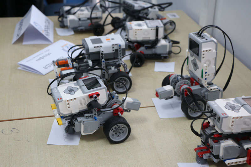 Фото к Информационный центр по атомной энергии выступил соорганизатором соревнований по робототехнике  «РобоСеверск — II»