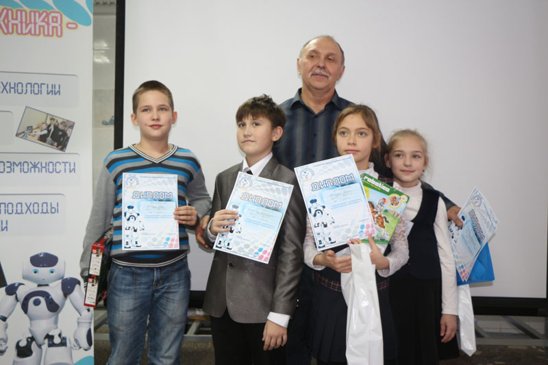 Фото к Информационный центр по атомной энергии выступил соорганизатором соревнований по робототехнике  «РобоСеверск — II»