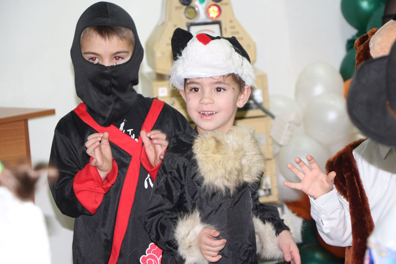 Фото к  «Научная елка» : новогодний праздник для детей из многодетных семей