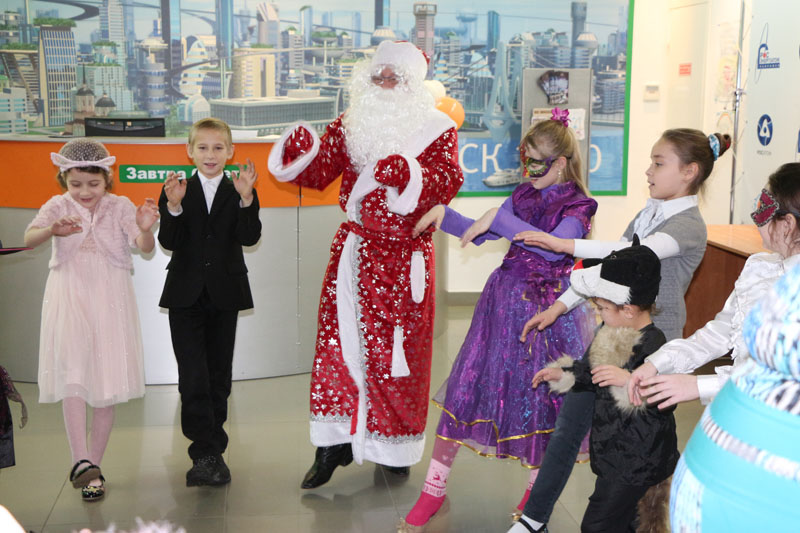 Фото к  «Научная елка» : новогодний праздник для детей из многодетных семей