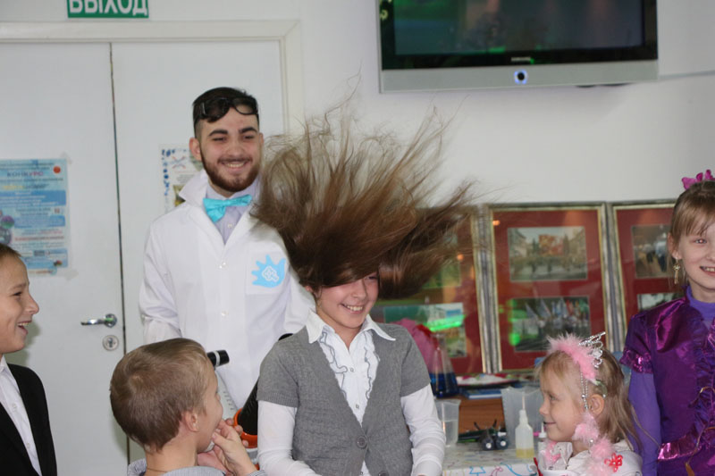 Фото к  «Научная елка» : новогодний праздник для детей из многодетных семей