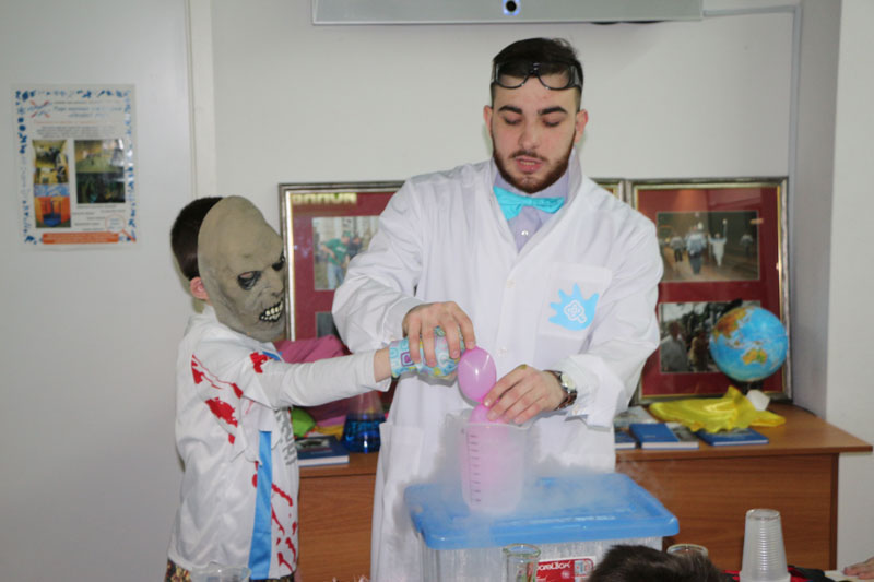 Фото к  «Научная елка» : новогодний праздник для детей из многодетных семей