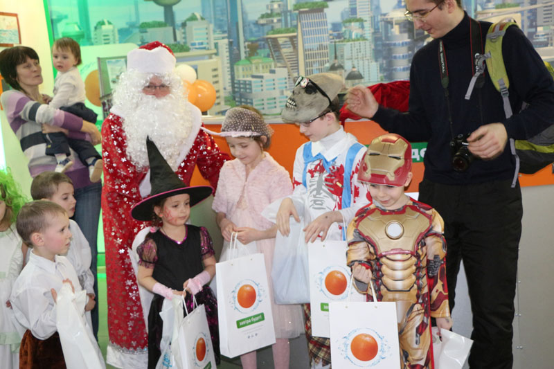 Фото к  «Научная елка» : новогодний праздник для детей из многодетных семей