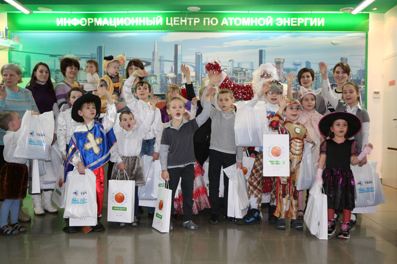 Фото к  «Научная елка» : новогодний праздник для детей из многодетных семей