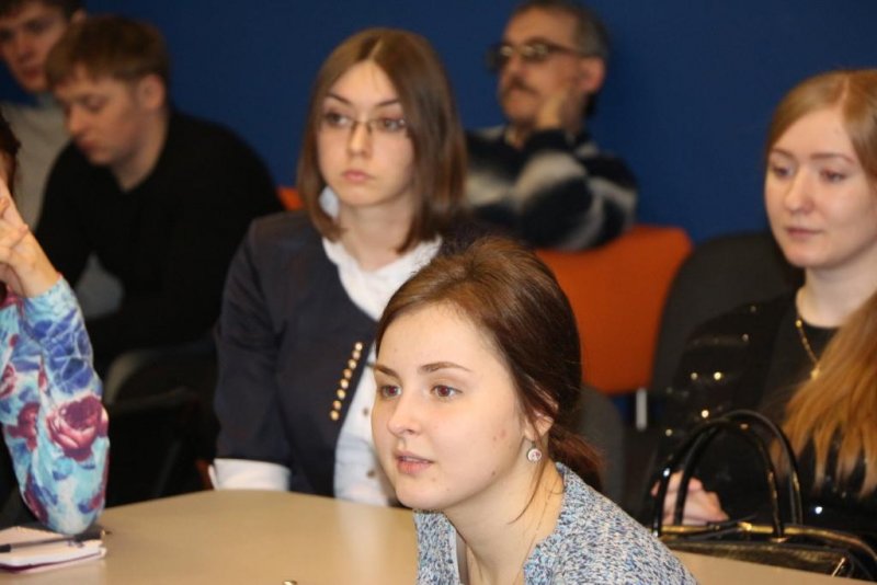 Фото к Великие стройки в России — научные и культурные аспекты: американский историк прочитал публичную лекцию в ИЦАЭ Томска