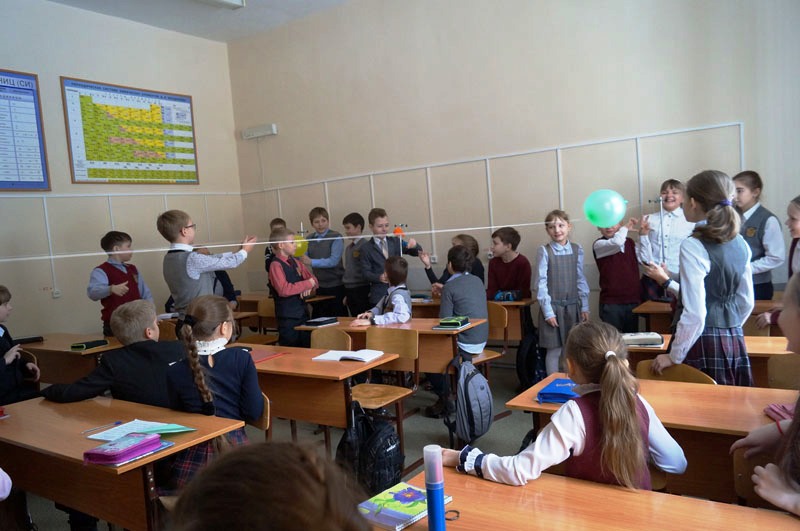 Фото к Реактивное движение: томские школьники приняли участие во Всероссийской Неделе высоких технологий и технопредпринимательства