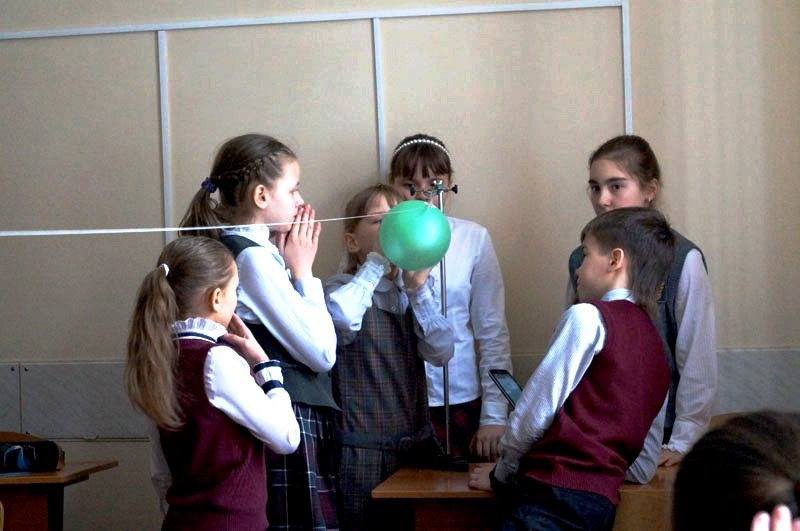 Фото к Реактивное движение: томские школьники приняли участие во Всероссийской Неделе высоких технологий и технопредпринимательства