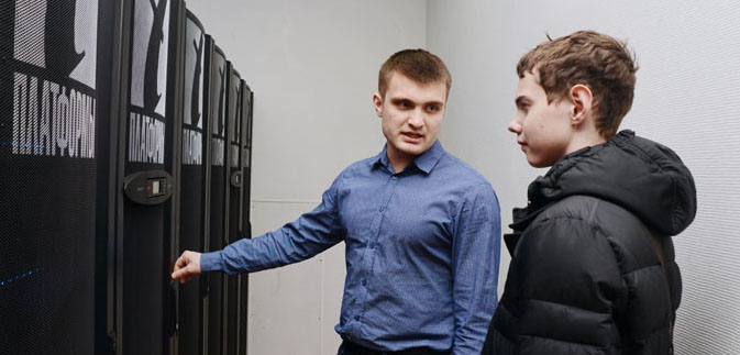 Фото к На Неделе высоких технологий томские школьники узнали, на что способен Суперкомпьютер ТГУ