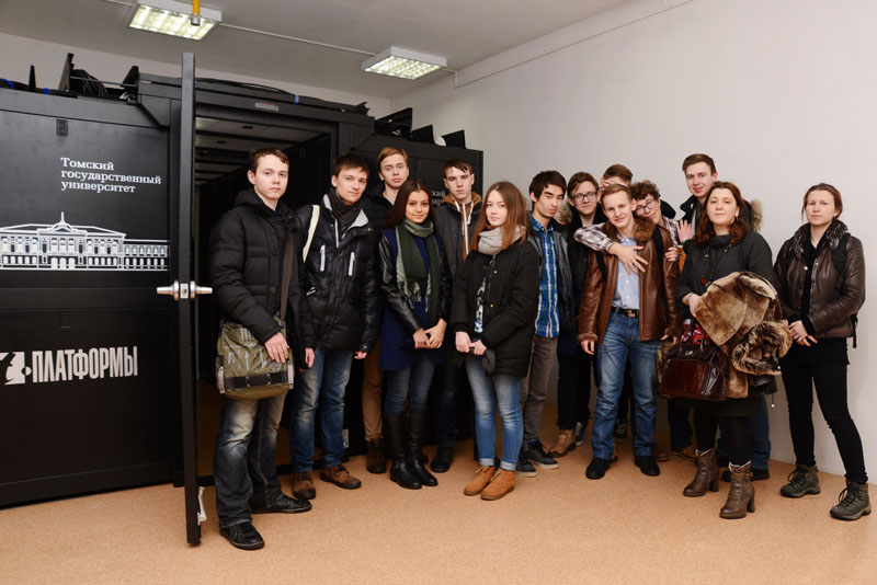 Фото к На Неделе высоких технологий томские школьники узнали, на что способен Суперкомпьютер ТГУ