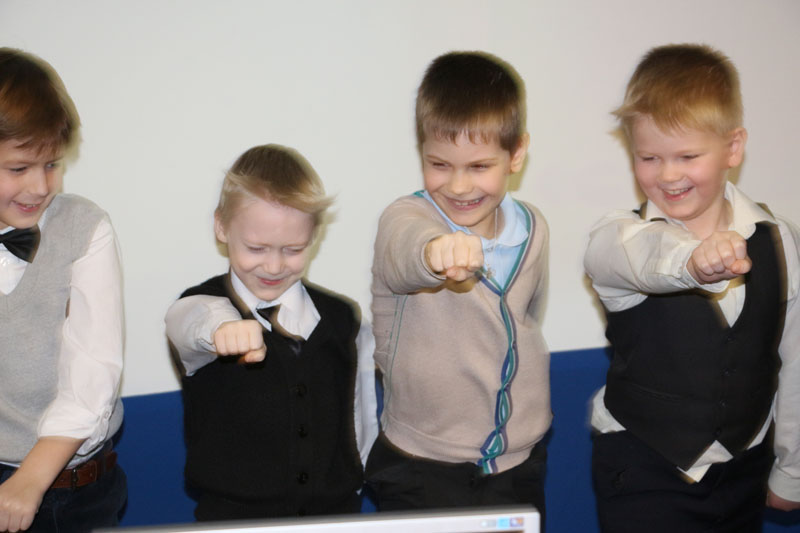 Фото к Томские первоклассники «заФИКСИровали» Неделю высоких технологий