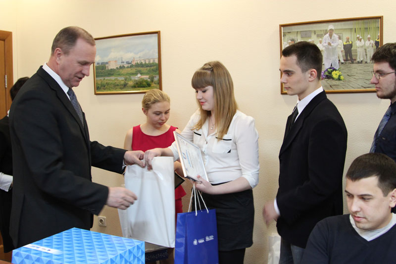 Фото к На СХК прошло посвящение в молодые работники