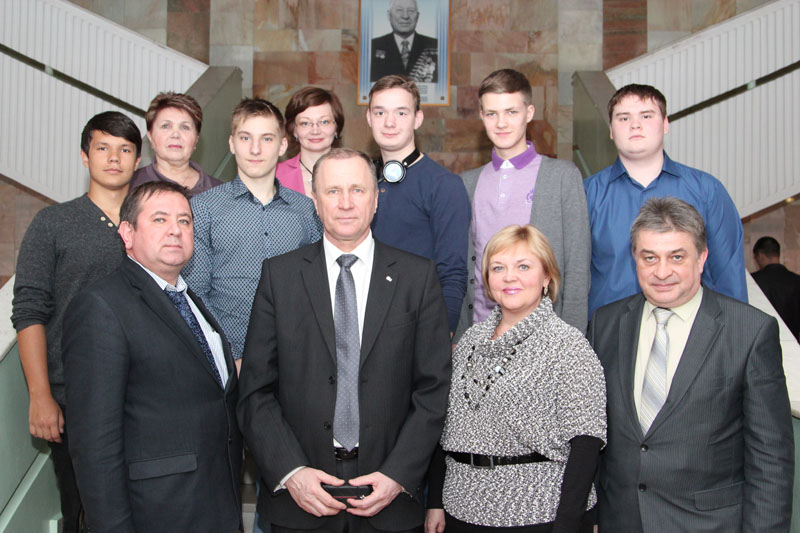 Фото к На СХК прошло посвящение в молодые работники