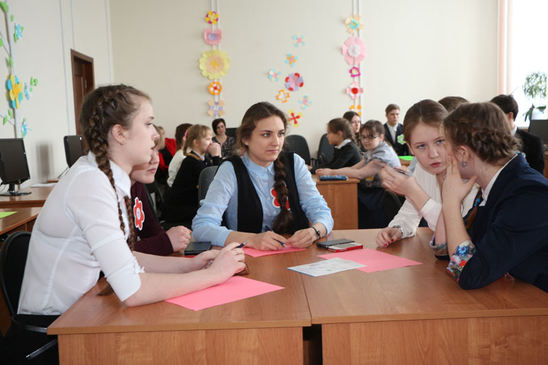 Фото к Северские школьники изучили «АЭС на ладони» и совершили пять шагов в Мир атомной энергии  