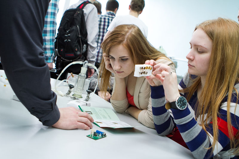 Фото к Более 30 000 школьников и педагогов в 55 регионах России приняли участие в Неделе высоких технологий и технопредпринимательства