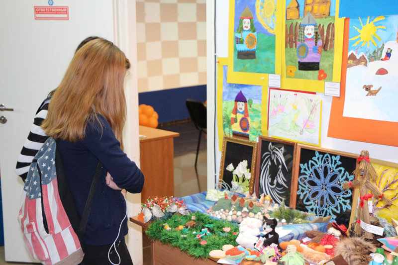 Фото к «Детство без границ»: в информационном центре по атомной энергии открылась выставка творческих работ 