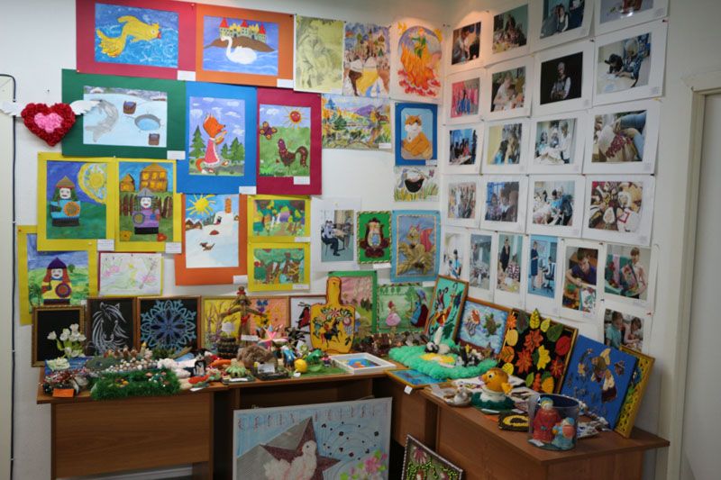 Фото к «Детство без границ»: в информационном центре по атомной энергии открылась выставка творческих работ 