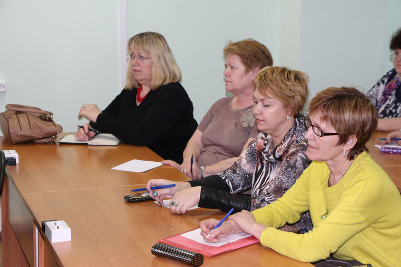 Фото к «Как научить школьников думать?»: в Томске прошла встреча Любови Стрельниковой с учителями 