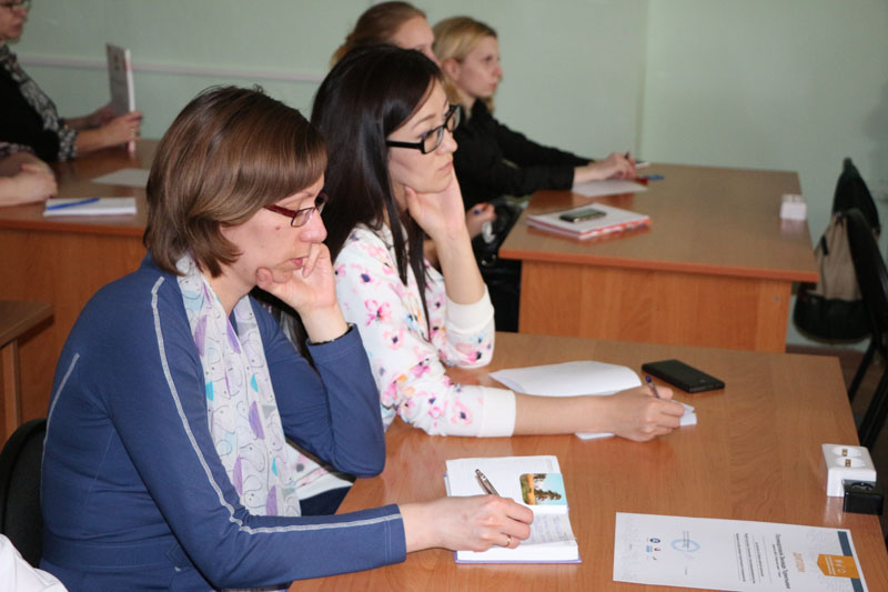 Фото к «Как научить школьников думать?»: в Томске прошла встреча Любови Стрельниковой с учителями 