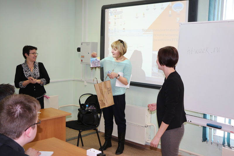 Фото к «Как научить школьников думать?»: в Томске прошла встреча Любови Стрельниковой с учителями 