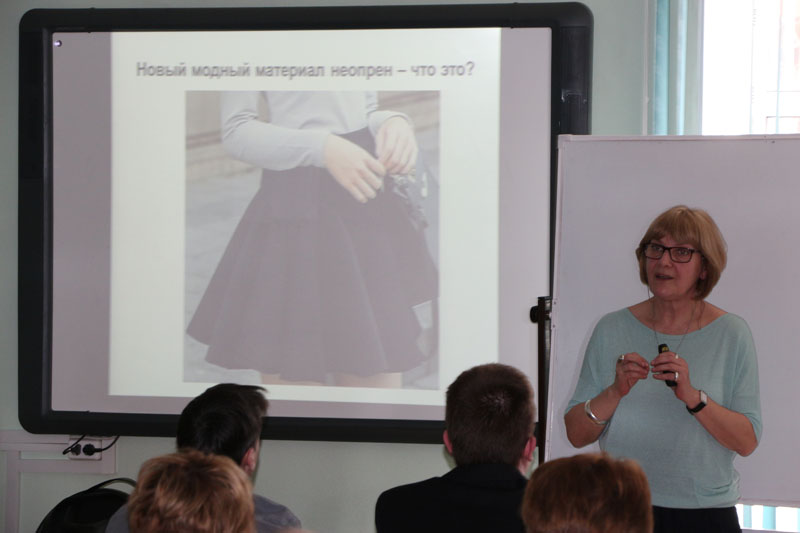 Фото к «Как научить школьников думать?»: в Томске прошла встреча Любови Стрельниковой с учителями 