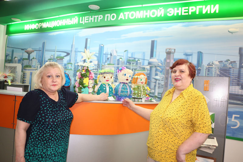 Фото к 80 лет: ИЦАЭ Томска поздравил с Юбилеем своего посетителя