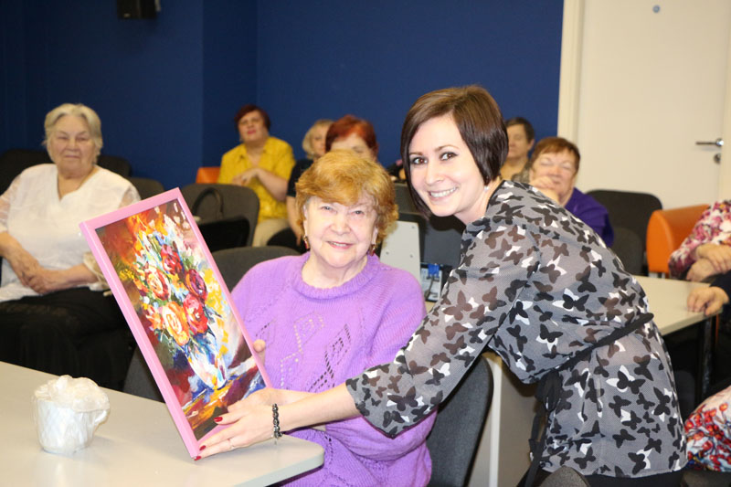 Фото к 80 лет: ИЦАЭ Томска поздравил с Юбилеем своего посетителя