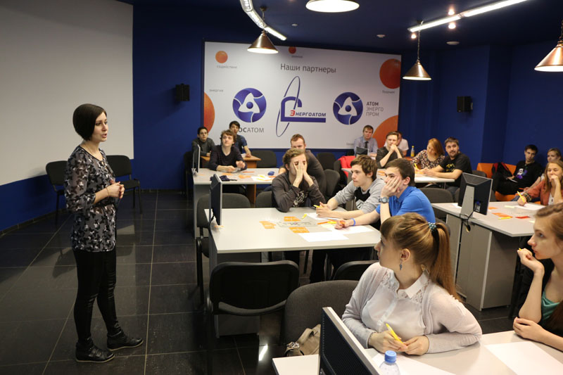 Фото к «Мстители: Эра Альтрона»: в ИЦАЭ Томска прошла интеллектуальная игра «Marvel Quiz» 