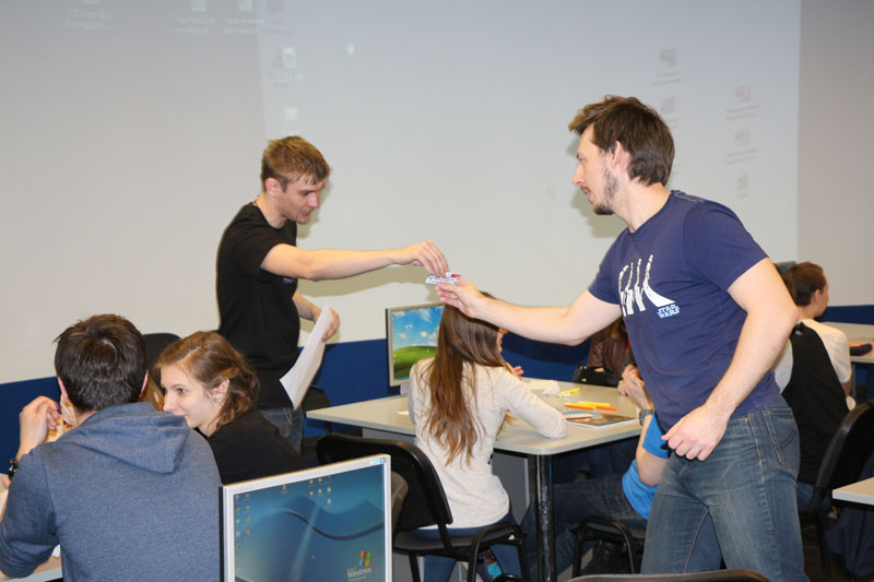 Фото к «Мстители: Эра Альтрона»: в ИЦАЭ Томска прошла интеллектуальная игра «Marvel Quiz» 