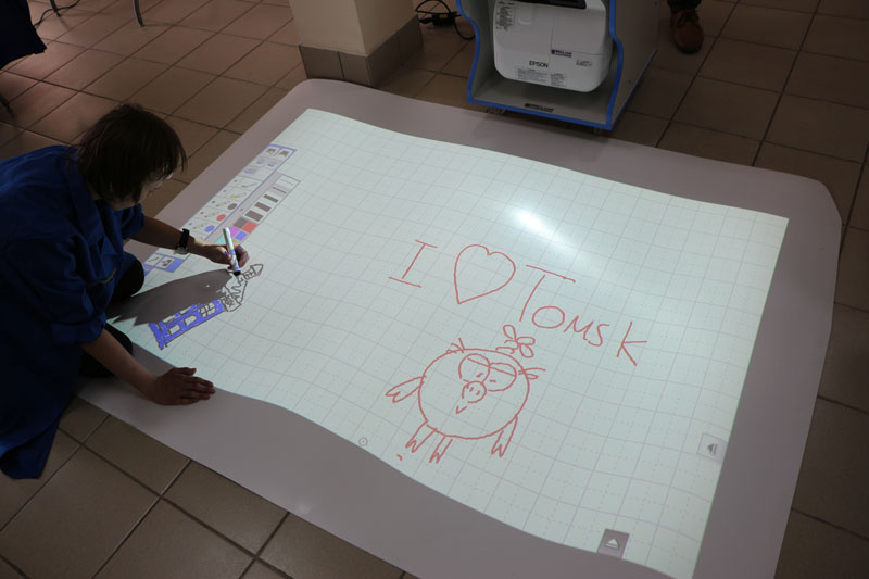 Фото к В Томске открылся центр молодежного инновационного творчества 