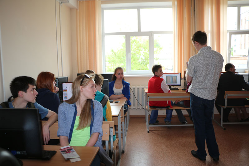 Фото к В Томске открылся центр молодежного инновационного творчества 