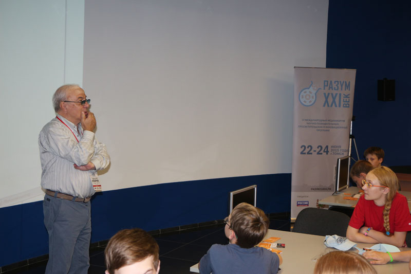 Фото к «Черные дыры, белые пятна»: Аркадий Бедеров о тонкостях работы телеканала «Россия-Культура»