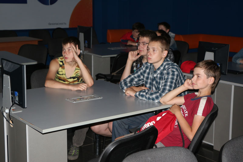 Фото к «Новаторы»: в Томске состоялся показ приключенческо-образовательного сериала