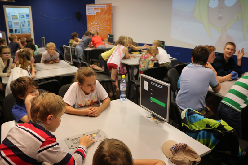 Фото к «Новаторы»: в Томске состоялся показ приключенческо-образовательного сериала