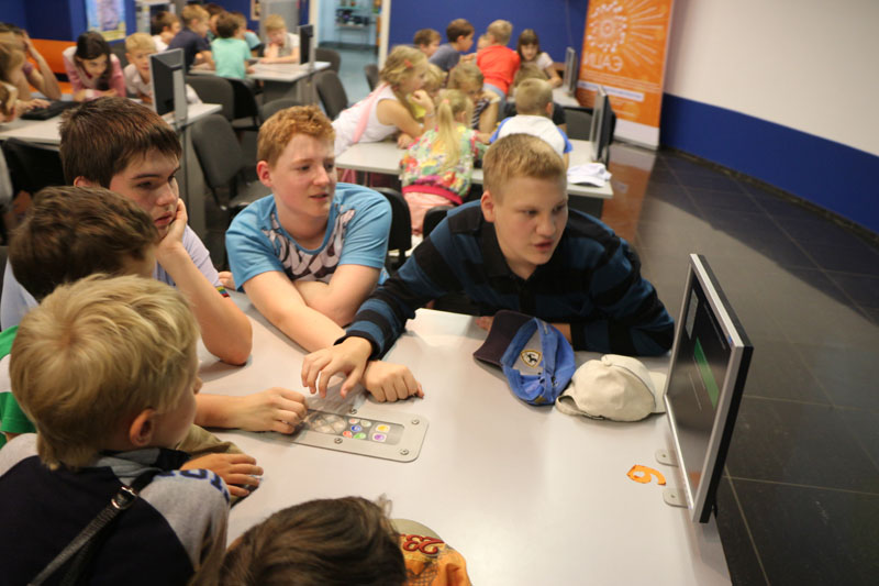 Фото к «Новаторы»: в Томске состоялся показ приключенческо-образовательного сериала