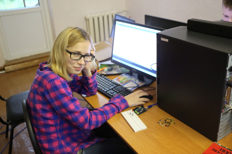 Фото к Юные «робототехники»: ИЦАЭ Томска провел смену в IT-лагере