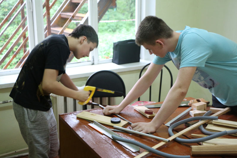 Фото к Юные «робототехники»: ИЦАЭ Томска провел смену в IT-лагере