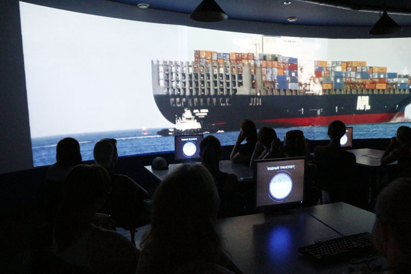 Фото к Интенсивное погружение: иностранные студенты в гостях у ИЦАЭ Томска