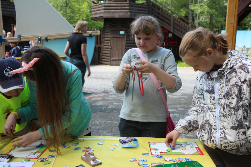 Фото к «Детский атомный лагерь» не прощается