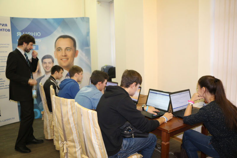 Фото к Территория абитуриента: ИЦАЭ Томска принял участие в «Днях карьеры Росатома»