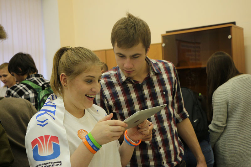 Фото к Территория абитуриента: ИЦАЭ Томска принял участие в «Днях карьеры Росатома»