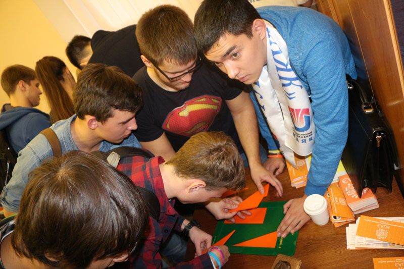 Фото к Территория абитуриента: ИЦАЭ Томска принял участие в «Днях карьеры Росатома»