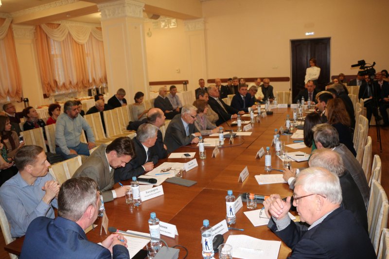 Фото к ИЦАЭ Томска принял участие в круглом столе, посвященном планам строительства пункта финальной изоляции радиоактивных отходов