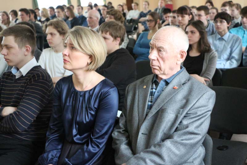 Фото к 30 лет со дня аварии на ЧАЭС:  ликвидаторы — юному поколению
